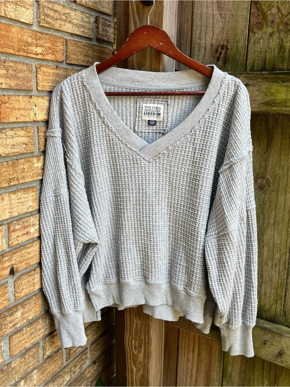 American Eagle Outfitters Light Gray V-Neck Waffle-Knit Sweater